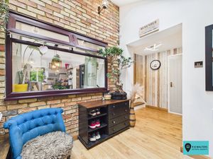 Entrance - click for photo gallery